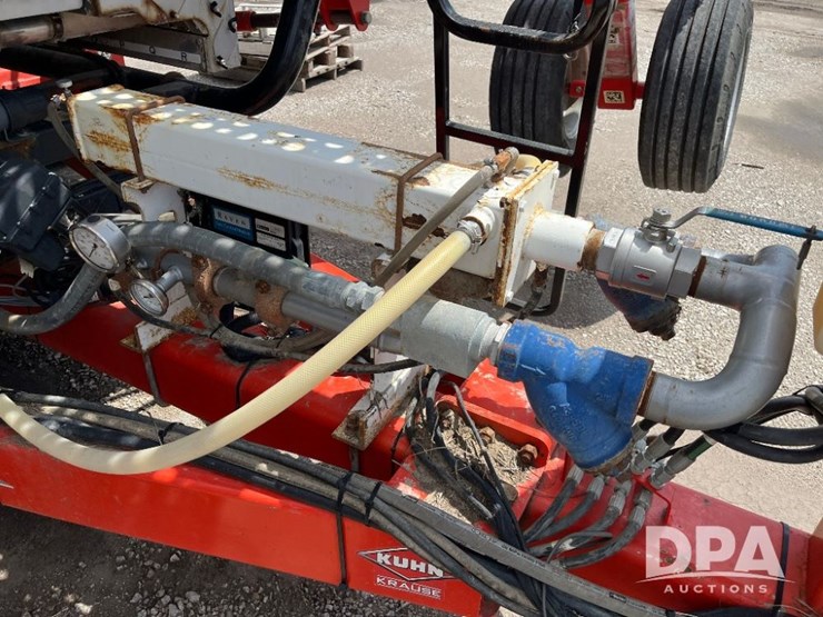 2019-kuhn-gladiator-1205-strip-till-bar-(jn2501,-unit-tb12)-image-17