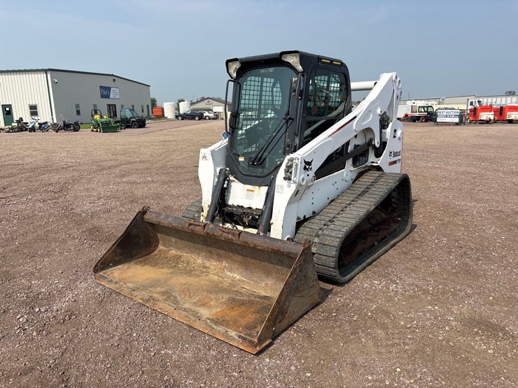 2016-bobcat-t750-image-1