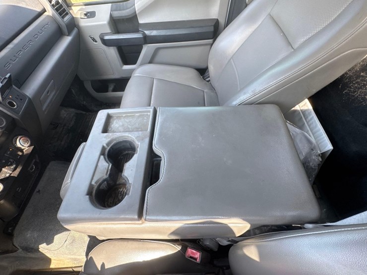 2019-ford-f550-xl-image-37