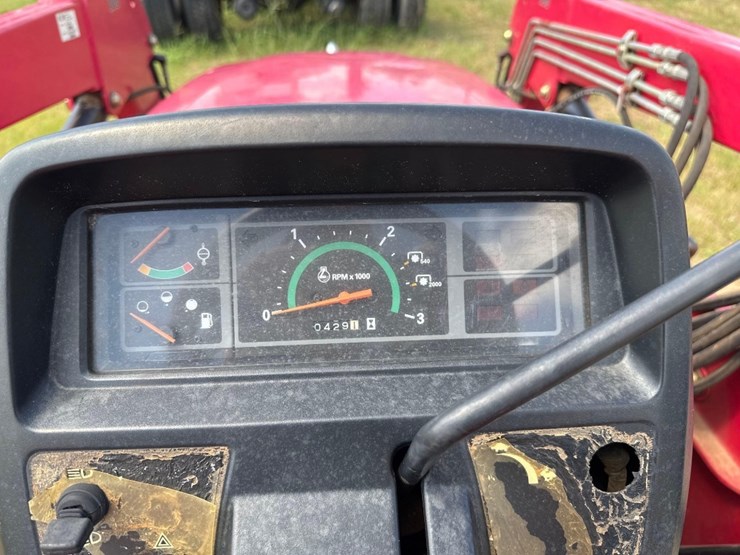 mahindra-2816-image-24