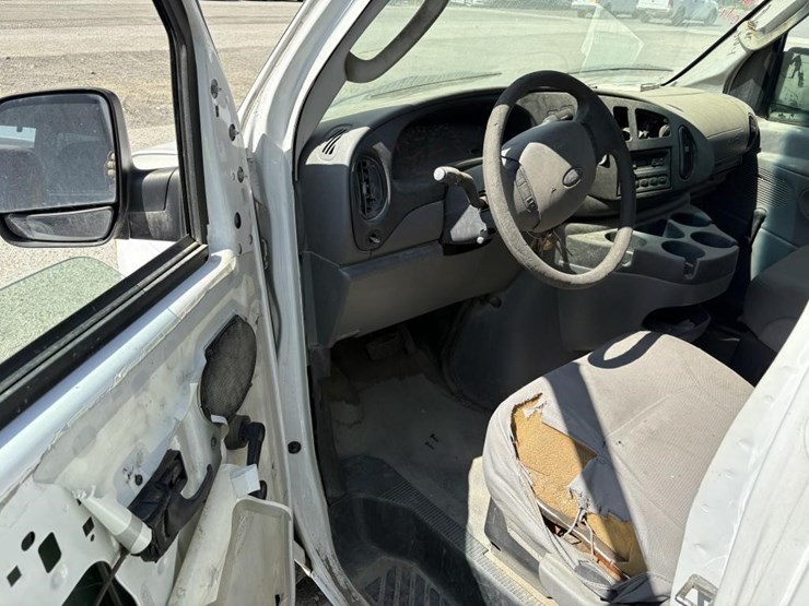 2006-ford-e350-image-9