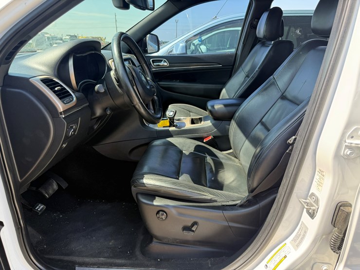 2015-jeep-grand-cherokee-image-16