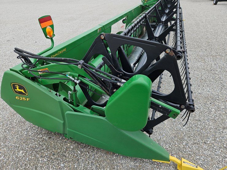 2012-john-deere-625f-image-11