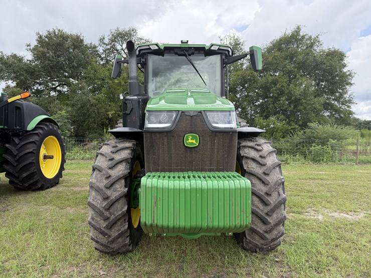 2021-john-deere-8r-230-image-4
