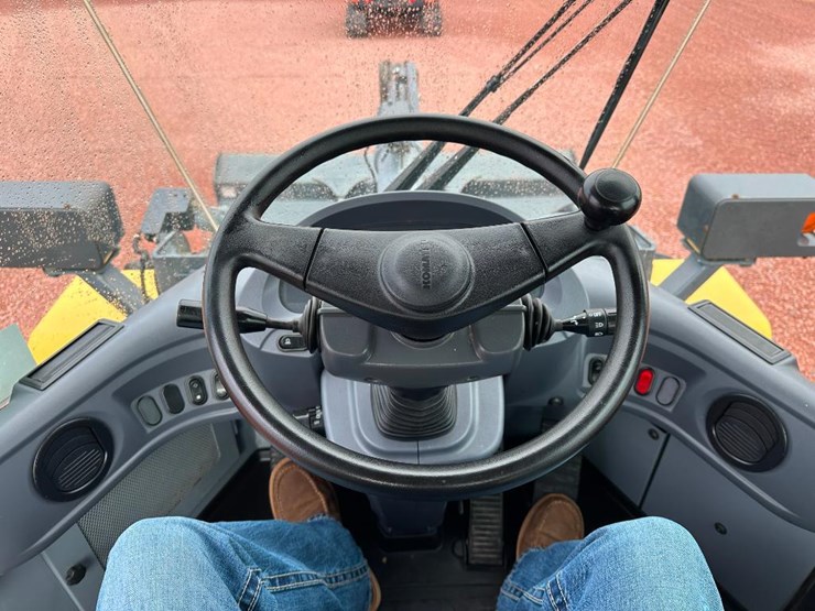 2013-komatsu-wa200pz-6-image-60