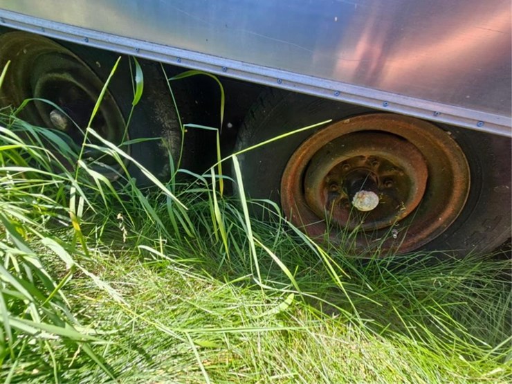 #2549-•-1972-airstream-sovereign-23973-camper-image-21