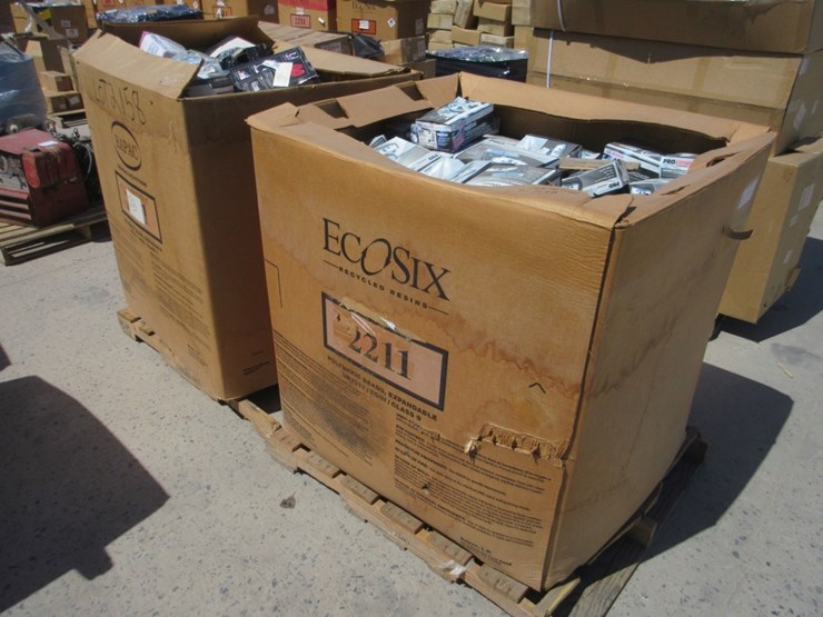 (2)-pallets-of-misc-automotive-car-seat-covers,-image-2