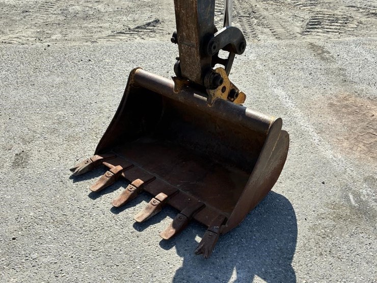 2021-deere-35g-image-10