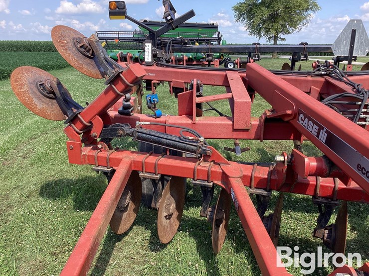 case-ih-730b-ecolo-tiger-7-shank-ripper-image-19