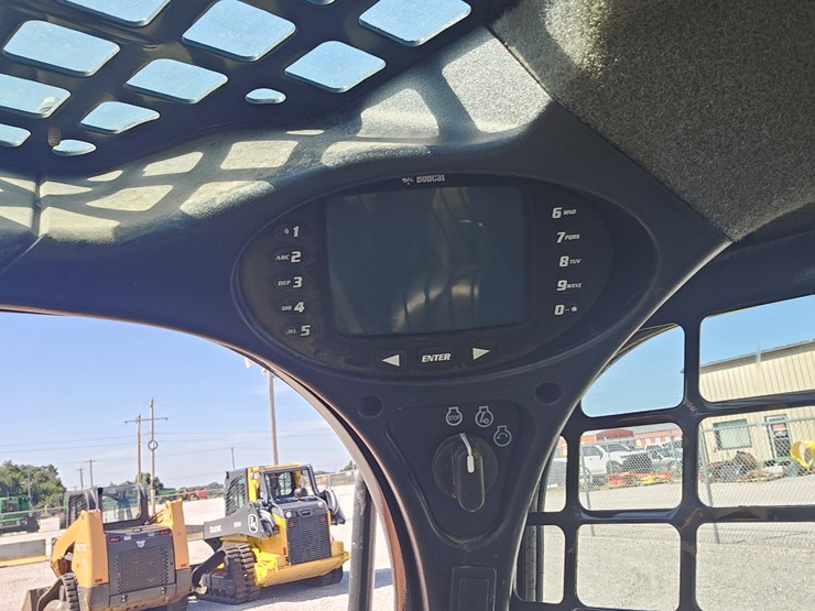 2015-bobcat-t590-image-10