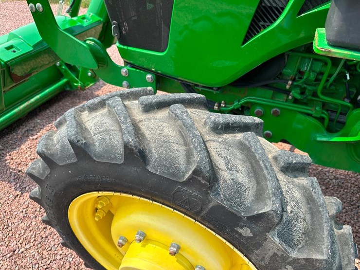2020-john-deere-5075e-image-10