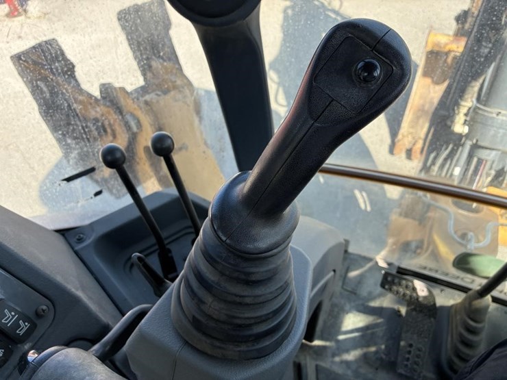 2020-john-deere-2020-image-32