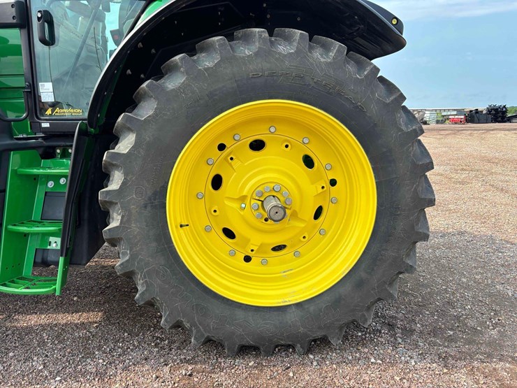 2023-john-deere-6155m-image-38