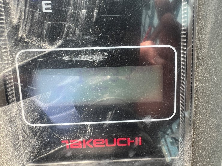 2019-takeuchi-tl8-image-5