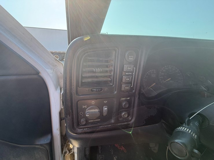 2002-chevrolet-1500-image-54