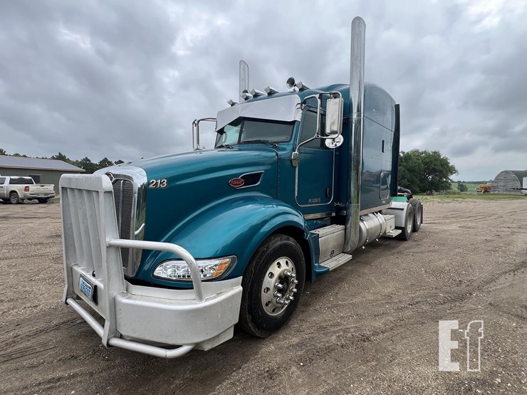 2013-peterbilt-386-image-1