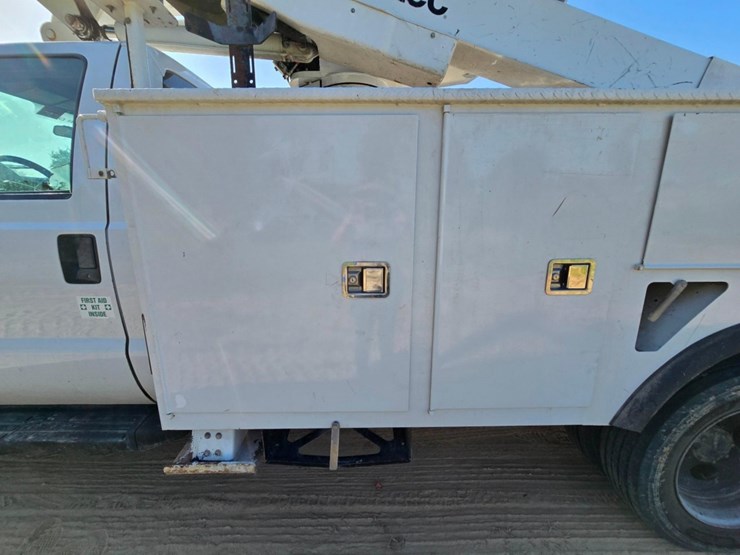 2016-ford-f550-image-14