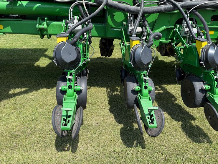 2014-john-deere-1770nt-image-48