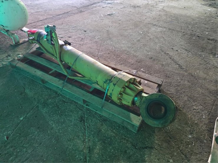 john-deere-245-image-3