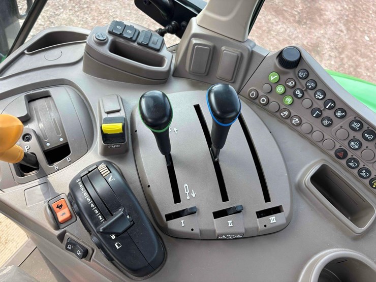 2023-john-deere-6130m-image-19