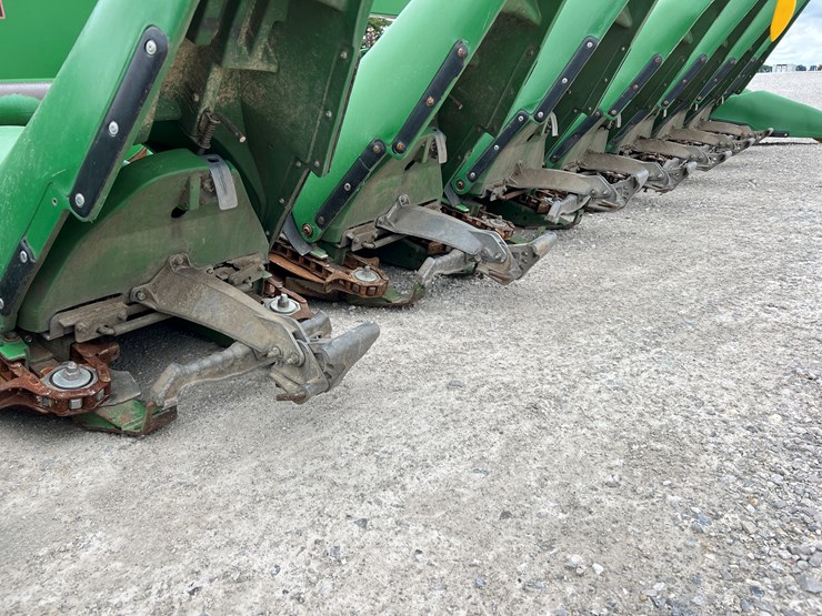 2008-john-deere-608c-image-12