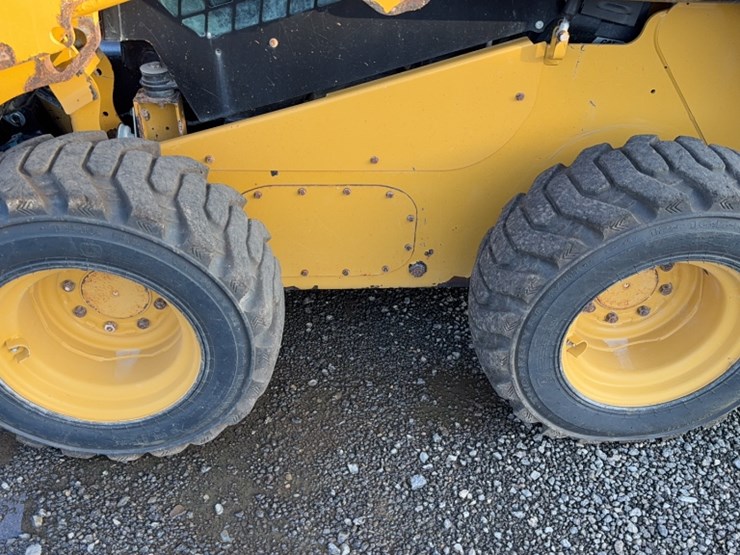 caterpillar-246d-image-13