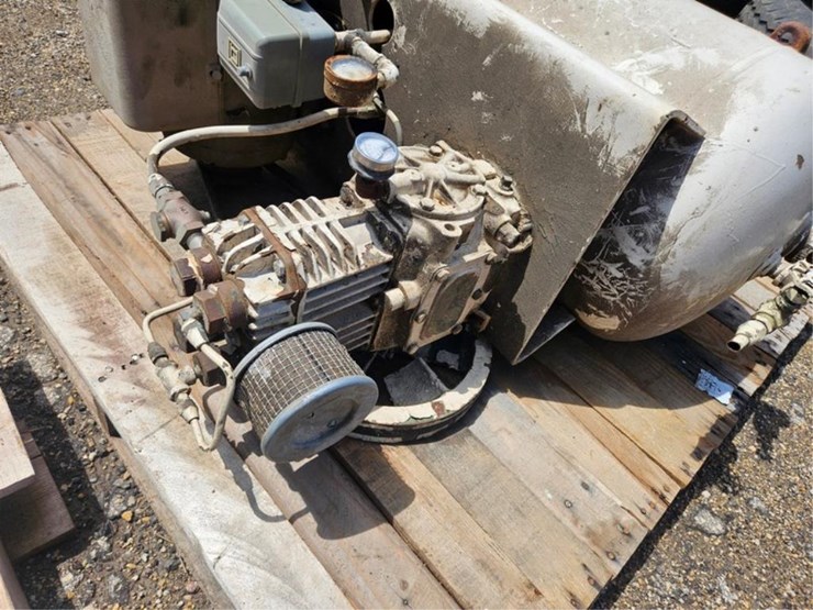 #2575-•-horizontal-air-compressor-image-9