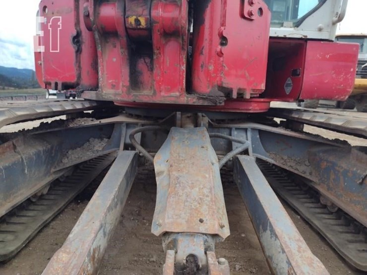 2015-takeuchi-tb280fr-image-21