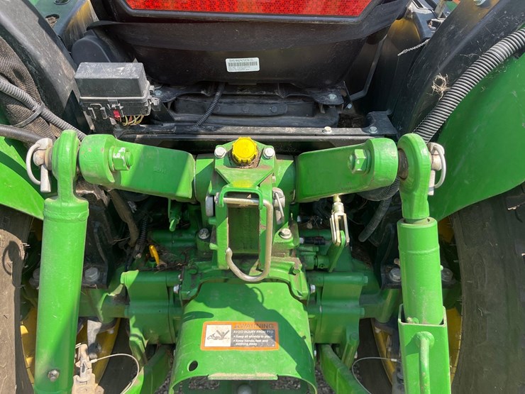john-deere-3033r-image-23