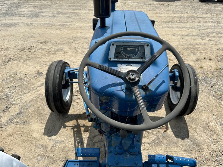 ford-4000-image-38