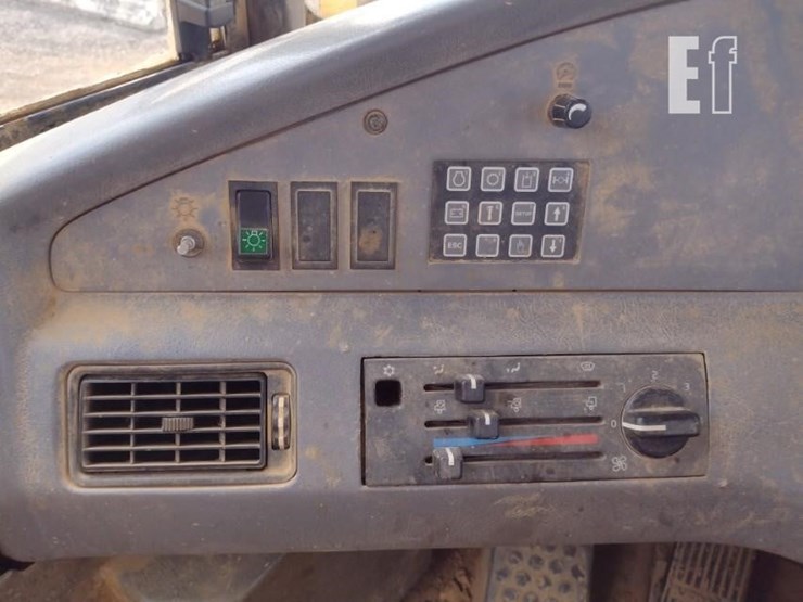 2003-volvo-a40d-image-8