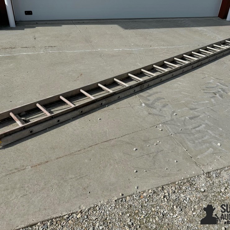 Aluminum 40’ Extension Ladder
