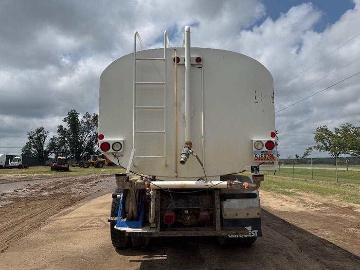 2014-mack-gu713-water-truck-image-7