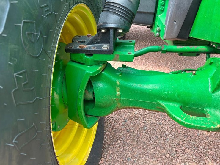 john-deere-8210-image-38