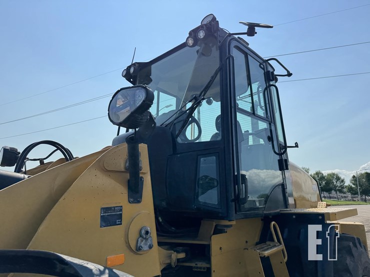 2021-caterpillar-920-image-29