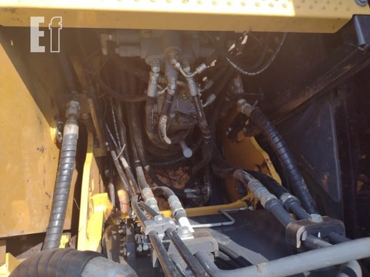 2020-deere-130g-image-44