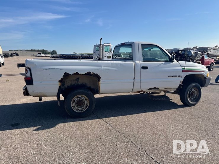 1995-dodge-ram-2500-image-5