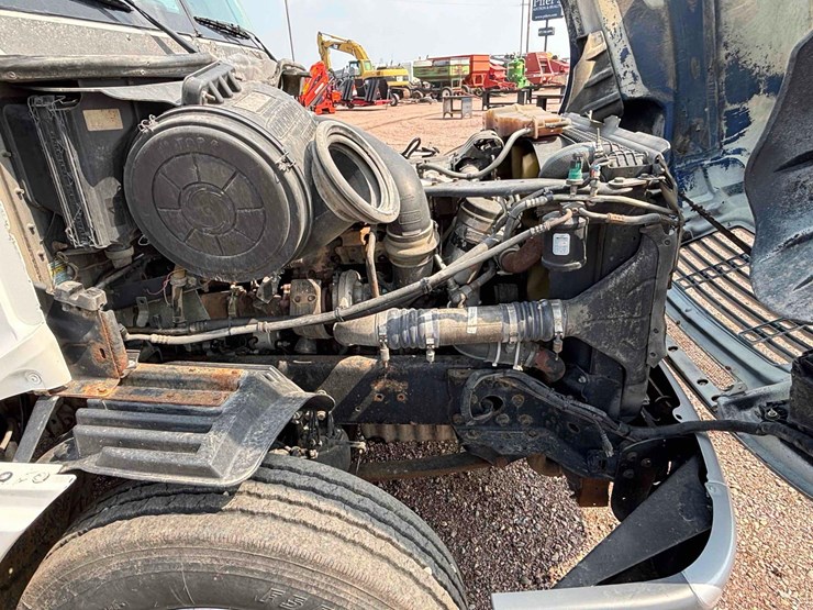 2008-freightliner-columbia-straight-truck-image-19