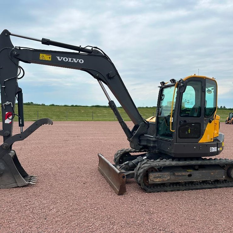 2020 VOLVO ECR88D