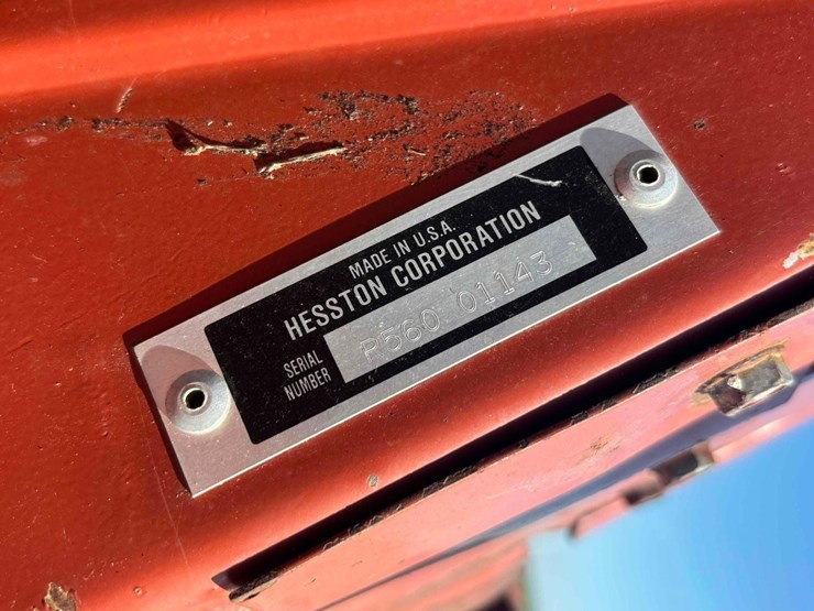 hesston-560-image-27