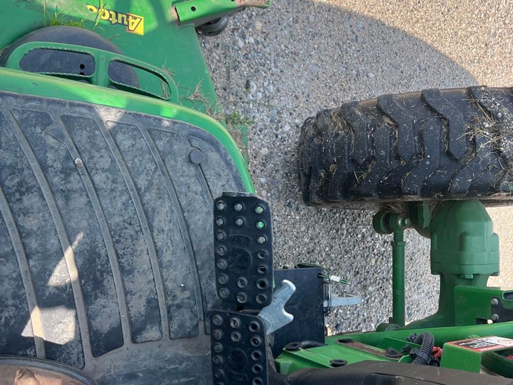 john-deere-3033r-image-16