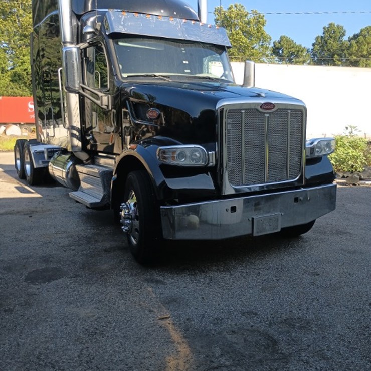 2020 PETERBILT 567