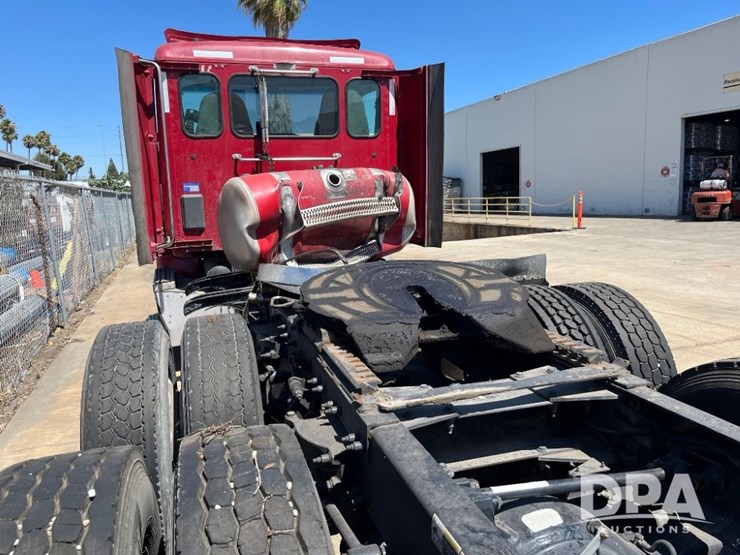2018-peterbilt-579-image-5