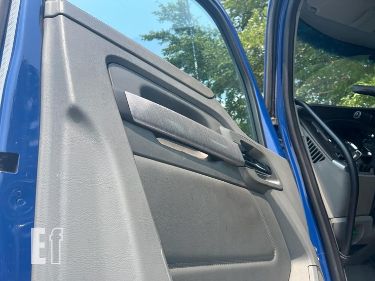 2019-kenworth-t680-image-19