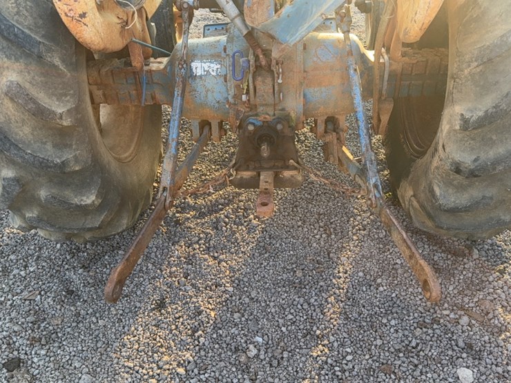 ford-4000-image-14