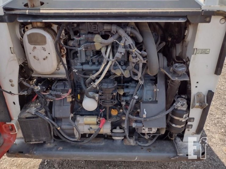 2014-bobcat-s770-image-24
