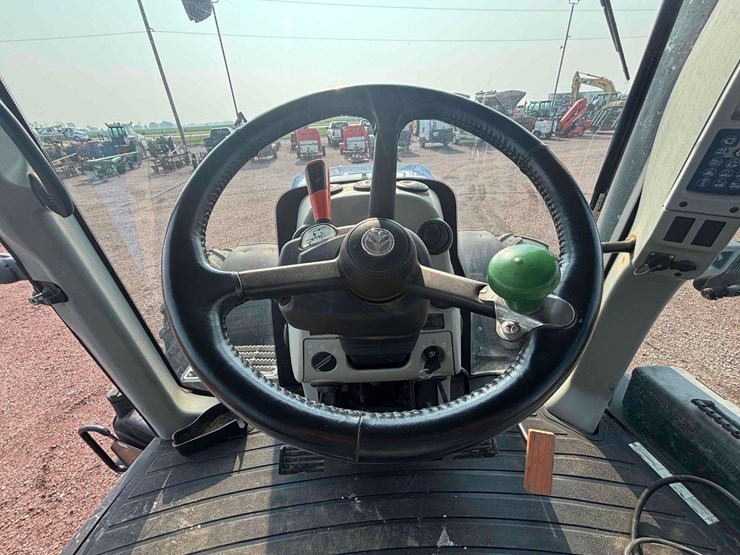 2012-new-holland-t8.360-image-34