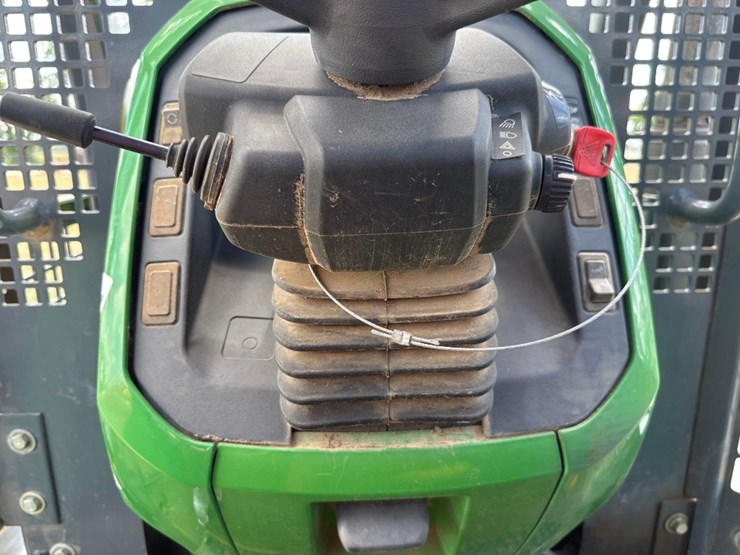 2015-john-deere-5100m-image-21
