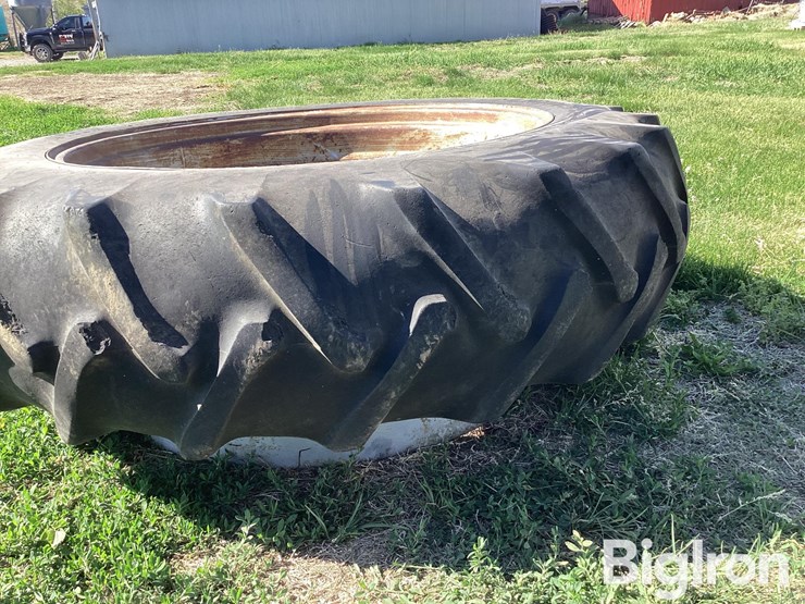 bfgoodrich-15.5-38-tire-&-wheel-image-12