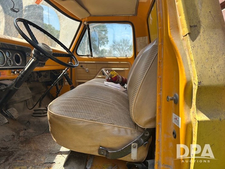 1977-ford-f750-image-21